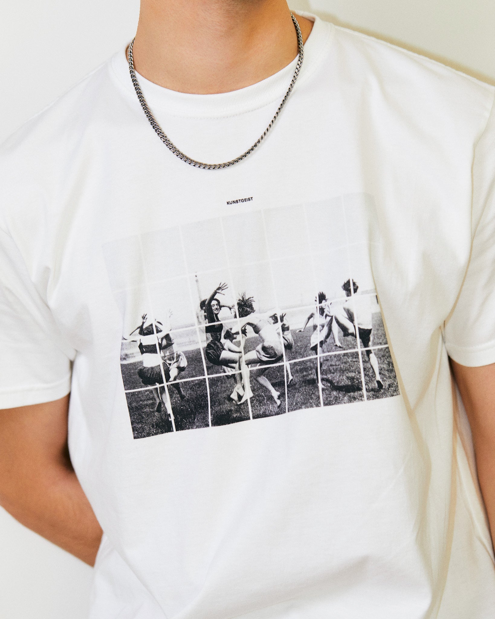 Dancing Girls Of The Bauhaus Heavyweight Tee